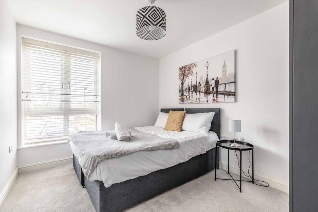 2 Bed & 2 Bath Cosy Apartment Slough- Free Parking Eksteriør billede